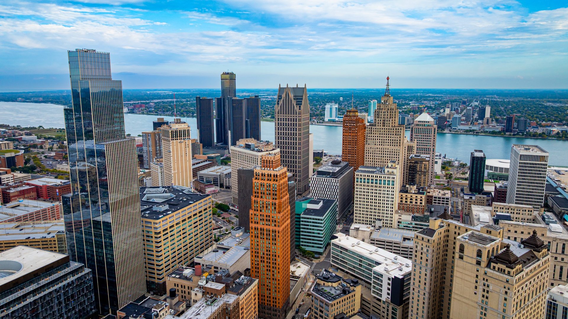 Detroit downtown skyline and river
